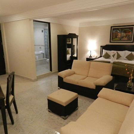 Hotel Victoria Merida Luaran gambar A suite at the hotel